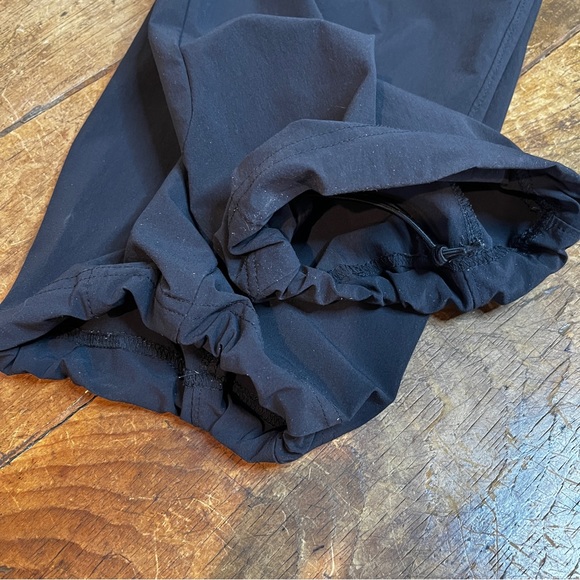 Mountain Hardwear Convertible Hiking Pants size 6 black - Picture 6 of 14